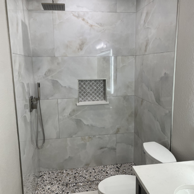 Bathroom Photo (5)