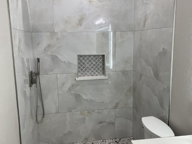 Bathroom Photo (5)