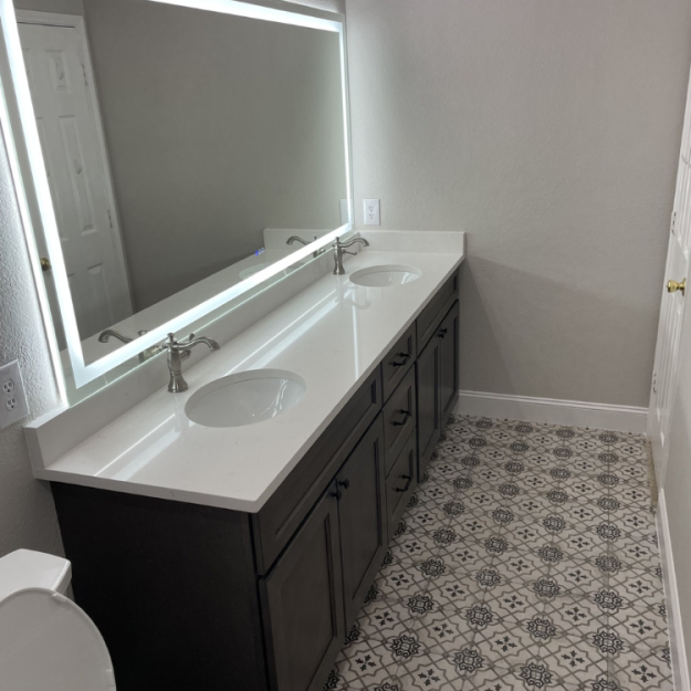 Bathroom Photo (7)